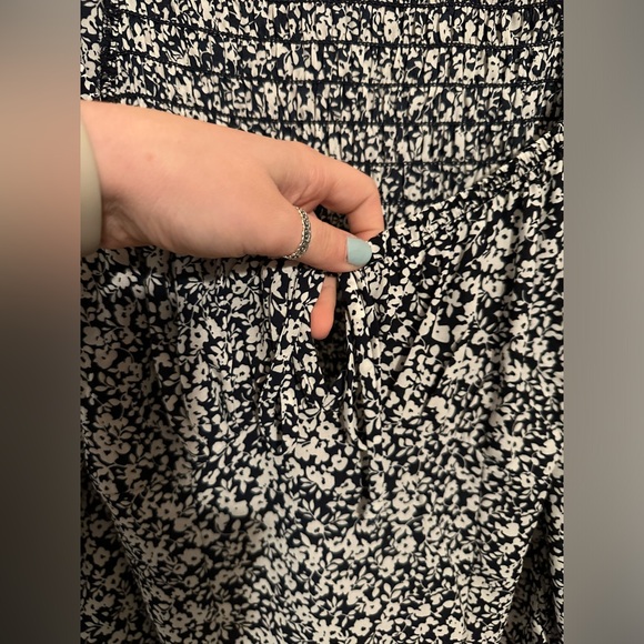 cute floral blouse - Picture 2 of 4